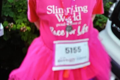 Tanglewood carer, Sarah raises money in Race for Life